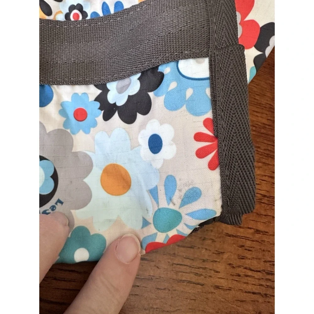 LeSportsac large weekender Flower Power Bright Retro Pop Floral Print Bag 20x15